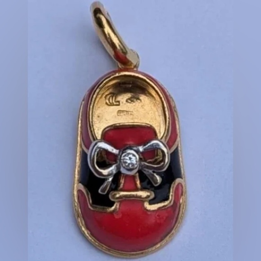 VINTAGE 14K Yellow Gold Red Enamel Mary-Jane Baby Shoe Pendant Lucky Charm 90s